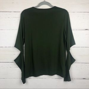 Fabletics Tops - Fabletics Alexa Long Sleeve Tee Olive Green L Fabletics Tops - Fabletics Alexa Long Sleeve Tee Olive Green L